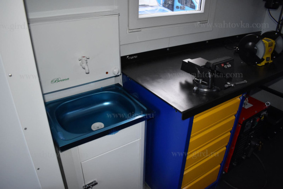 ПАРМ Урал Next 4320-6958-72 с КМУ PK6500 бортовой и маслораздаточным оборудованием 7