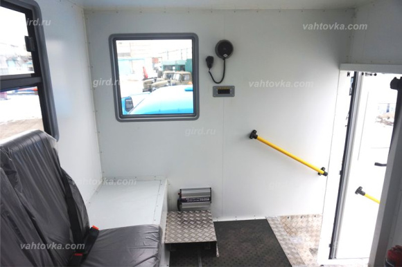 Вахтовый автобус Урал 4320-1912-72М, с двухрядной кабиной и тентованной бортовой платформой 8