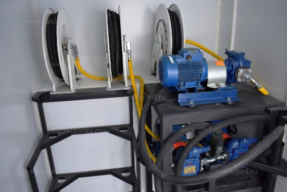 ПАРМ Урал 4320 с маслораздаточным оборудованием 9