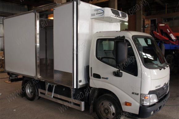 HINO 300 XZU650L-HKMMPW3 Изотермический фургон