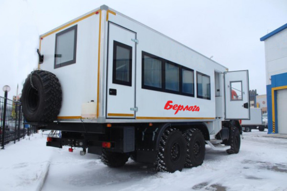 Автобус вахтовый КамАЗ 43118-3098-46 26 мест + 2 2