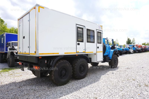Вахтовый автобус "Берлога" Урал 4320-1912-60М, 8 мест, с грузовым отсеком 3