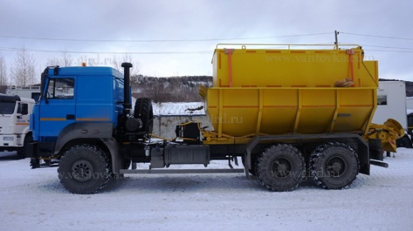 Комбинированная дорожная машина КДМ на шасси Урал 4320