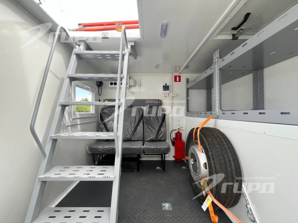 Подъемник ножничный поворотный ПНП 8.5 на шасси КАМАЗ 4308 4