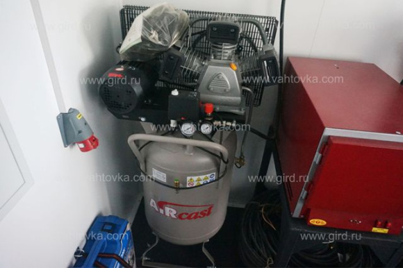 Маслостанция Урал Next 4320-6952-72Г38 с КМУ ИМ-100 9