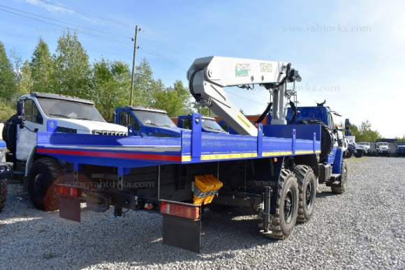 Бортовой автомобиль на шасси Урал Next с КМУ ИФ-300 3