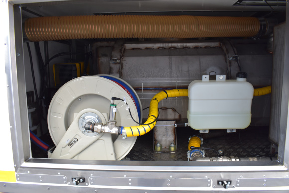 Аэродромная ассенизационная машина без подъемного механизма на шасси КАМАЗ – КОМПАС-9 9