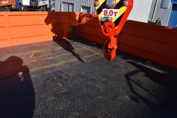 Бортовой автомобиль с КМУ ИТ-200 с двухместной люлькой и буром на шасси КАМАЗ 43118 4