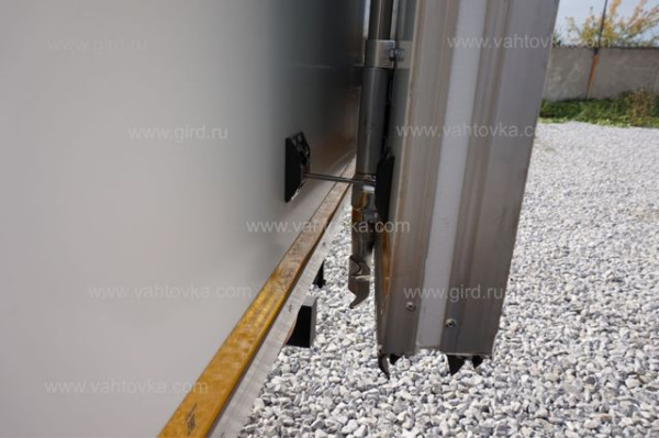 Изотермический фургон на шасси UISUZU Изотермический фургон на шасси UISUZU