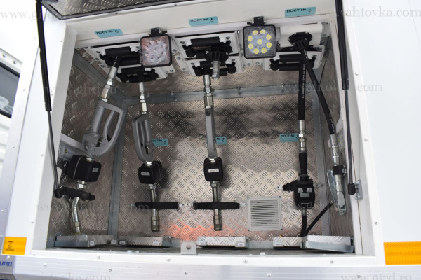 Маслостанция Камаз 43118-23027-50 с КМУ РК 12000 Маслостанция Камаз 43118-23027-50 с КМУ РК 12000