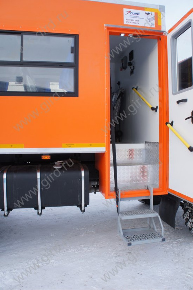 Вахтовый автобус 58498Е "Берлога" КамАЗ 43118 на 22 места с грузовым отсеком 9