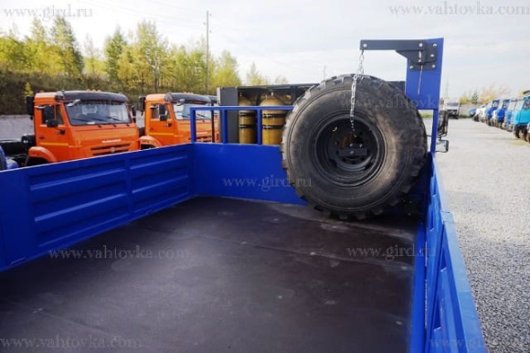 Бортовой автомобиль на шасси Урал Next (метан) 6