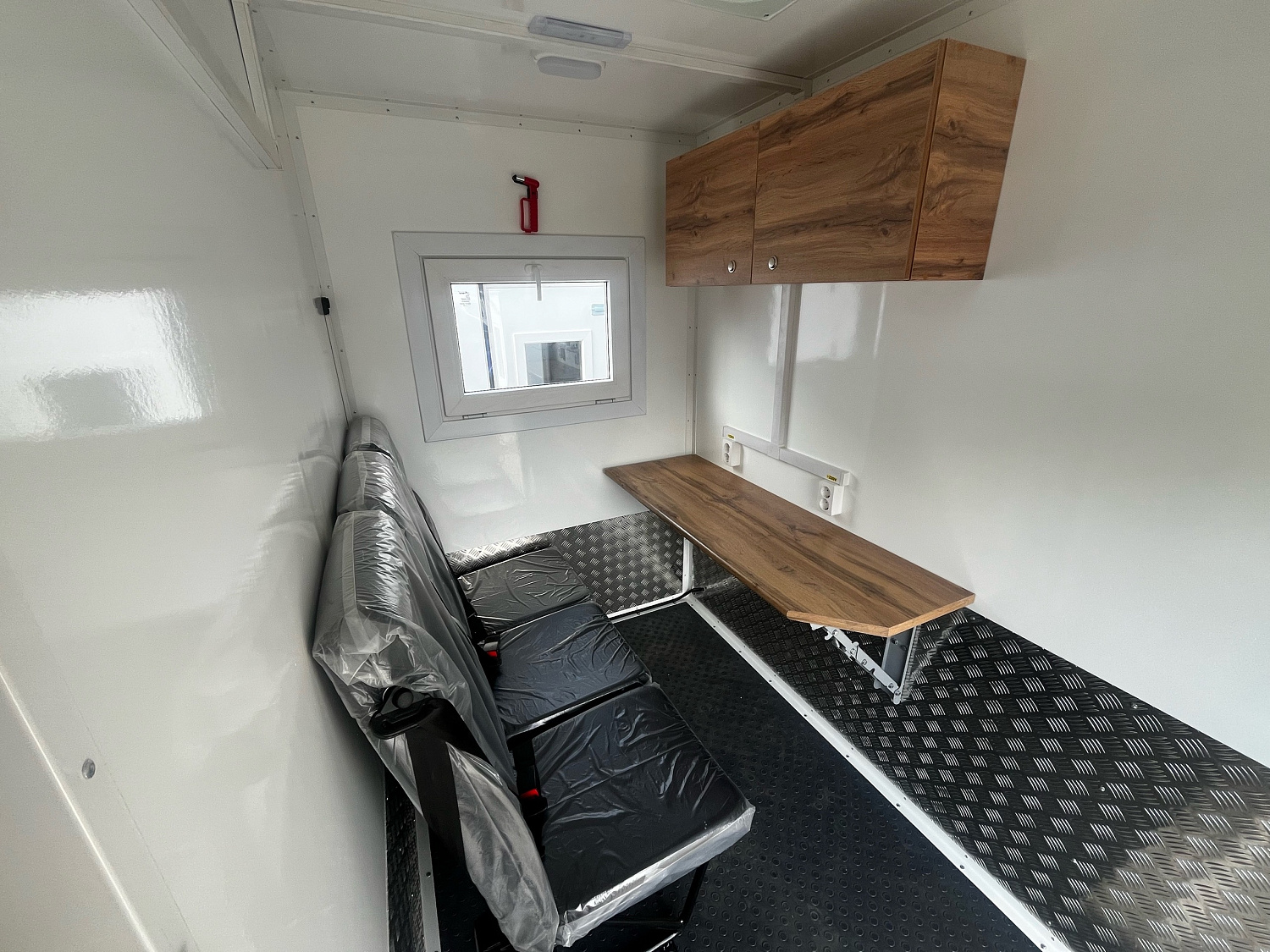 3 ПЕРЕДВИЖНЫХ МАСТЕРСКИХ с КМУ ИМ 150 N на шасси УРАЛ 4320