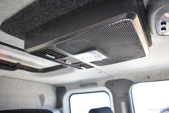 Бортовой автомобиль Урал Next с двухрядной кабиной с КМУ PK-17001A