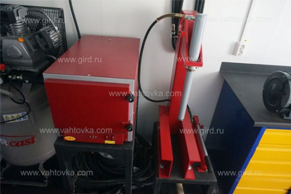 Маслостанция Урал Next 4320-6952-72Г38 с КМУ ИМ-100 8