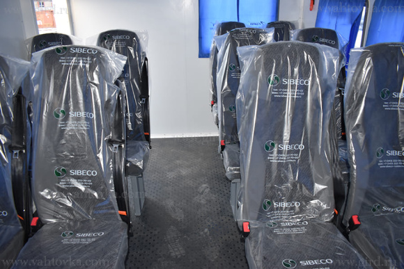 Вахтовый автобус Урал 4320 с грузовой платформой и КМУ PK-7.001 SLD 8