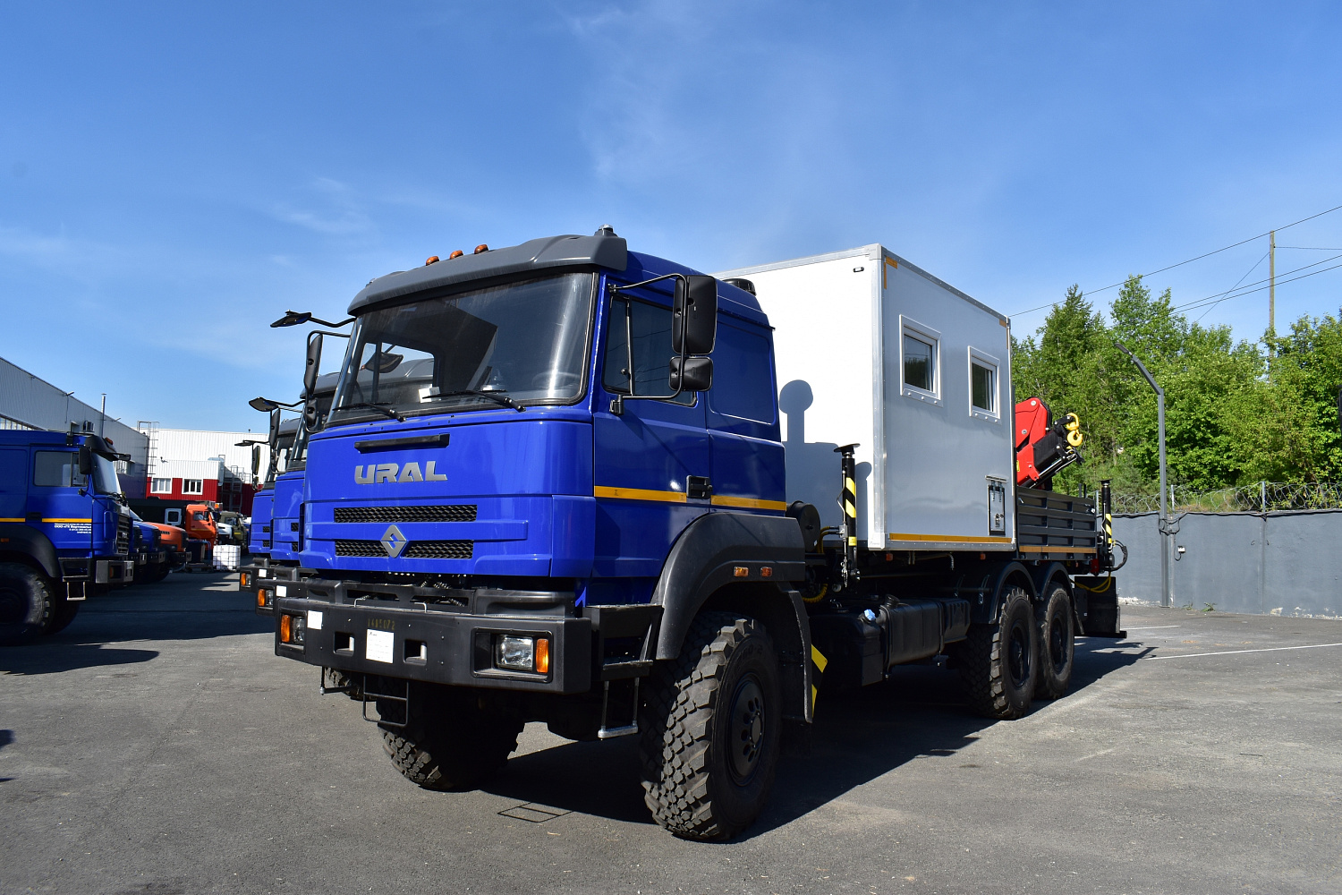 3 ПЕРЕДВИЖНЫХ МАСТЕРСКИХ с КМУ ИМ 150 N на шасси УРАЛ 4320